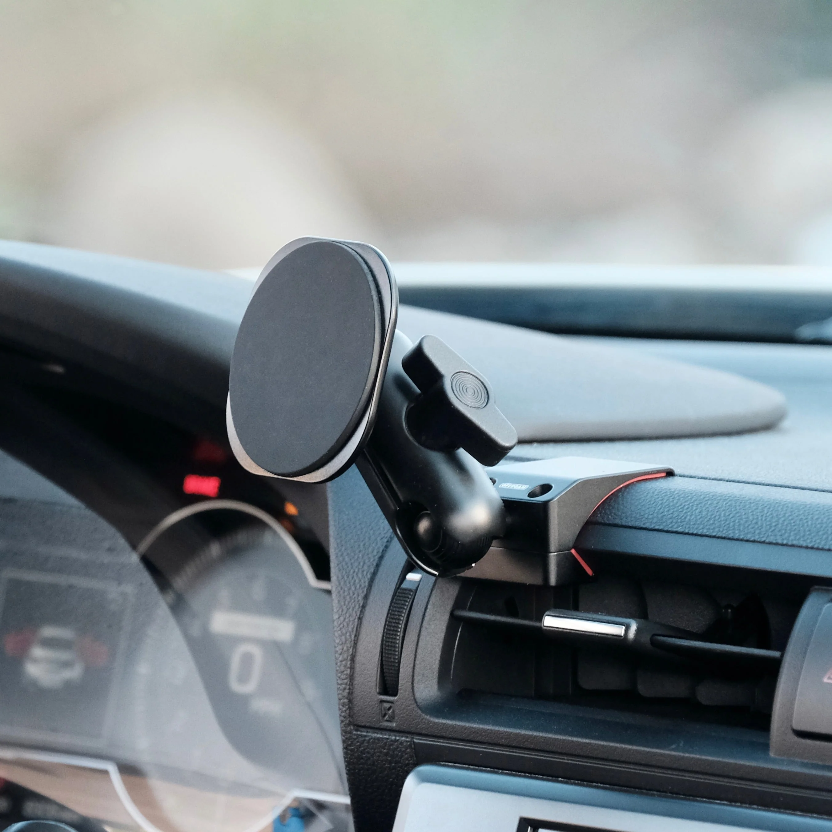 Offroam MagSafe-compatible Phone Mount - 2022+ Toyota GR86 / Subaru BRZ - Image 3